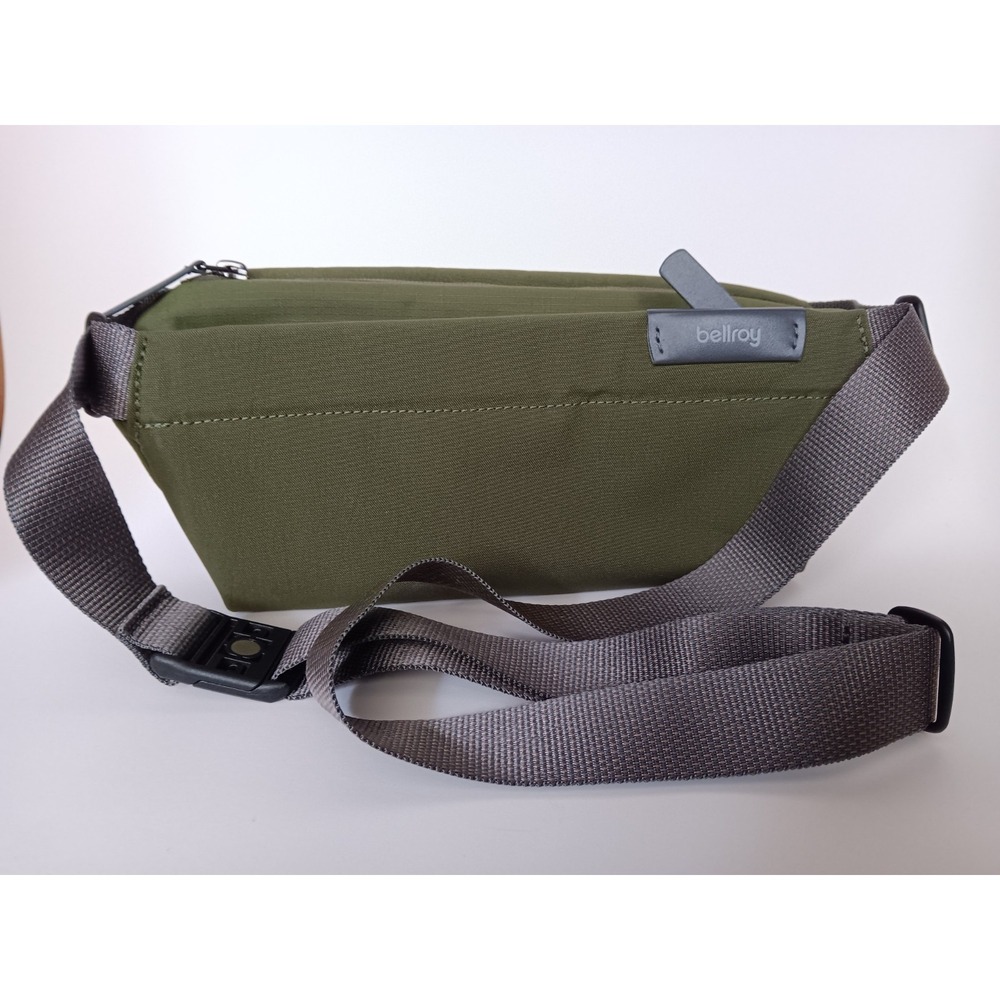 BELLROY Travel Sling Side Fanny Belt Pack Bag Green Magnetic Buckle NWOT